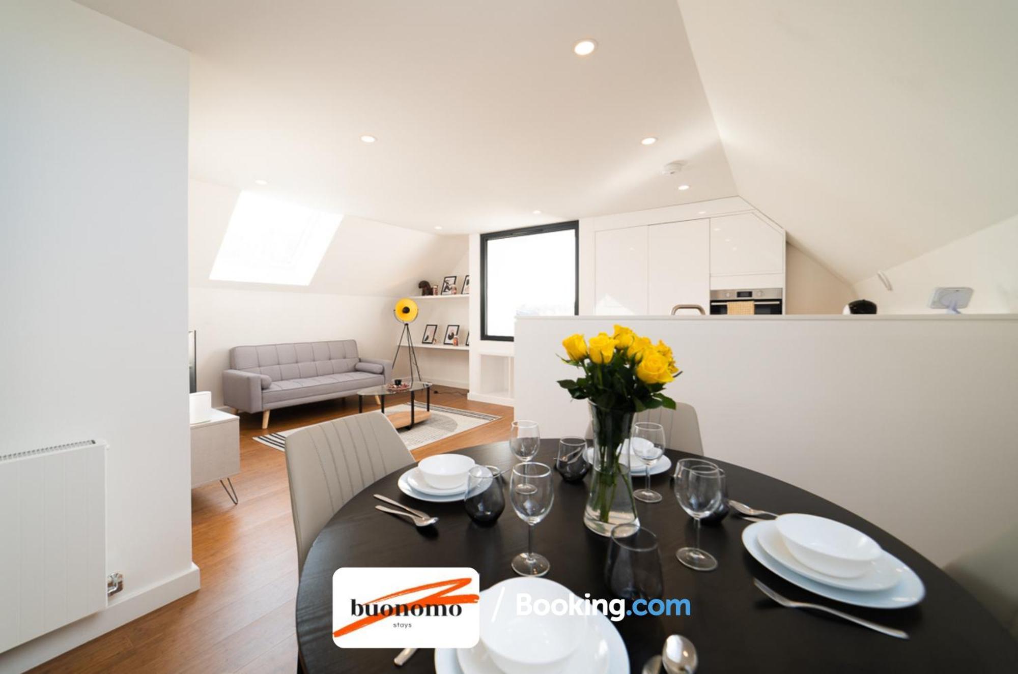 Апартаменты Two Bedroom At Buonomo Short Lets & Serviced