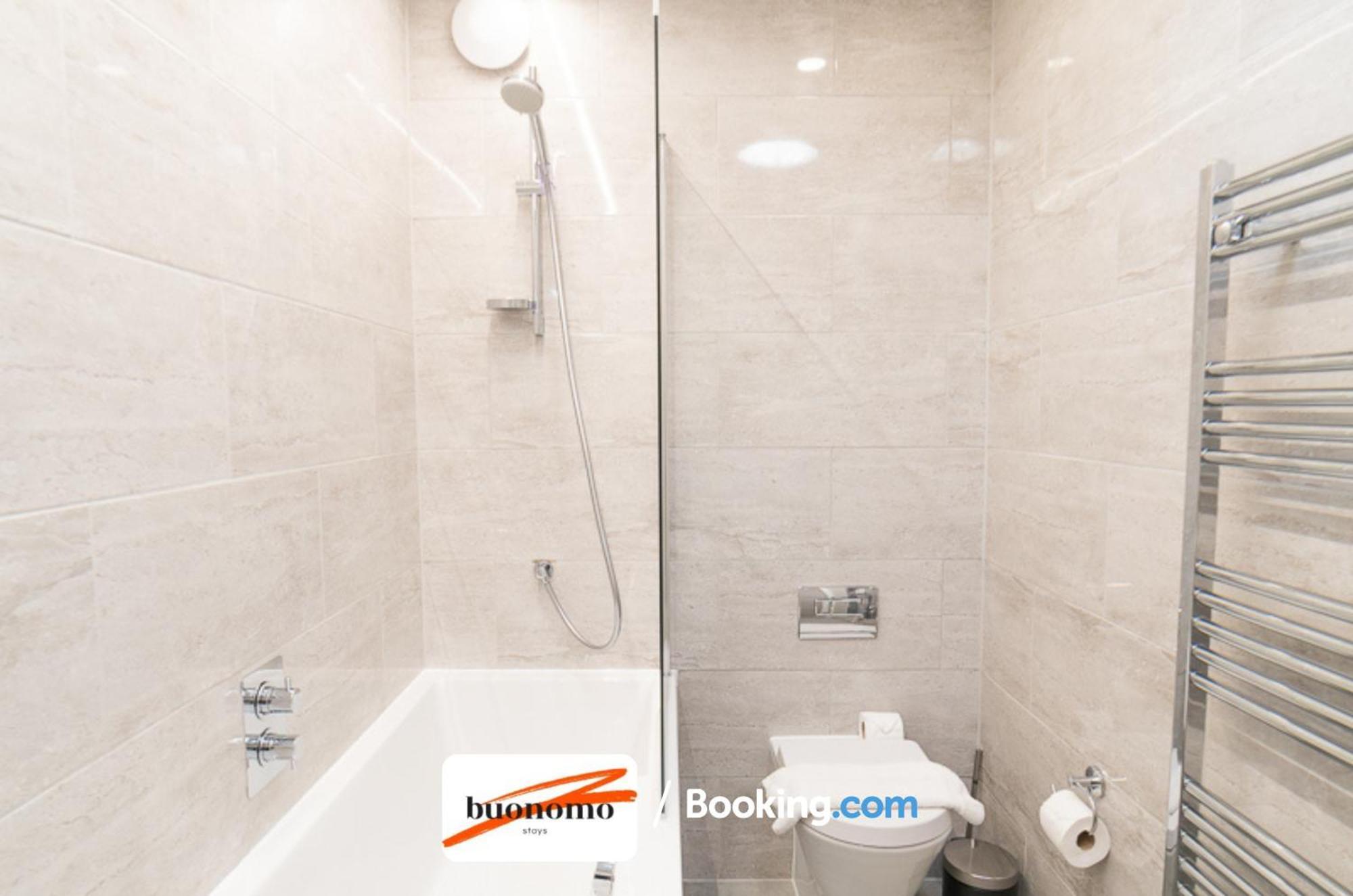 Two Bedroom At Buonomo Short Lets & Serviced Апартаменты *
