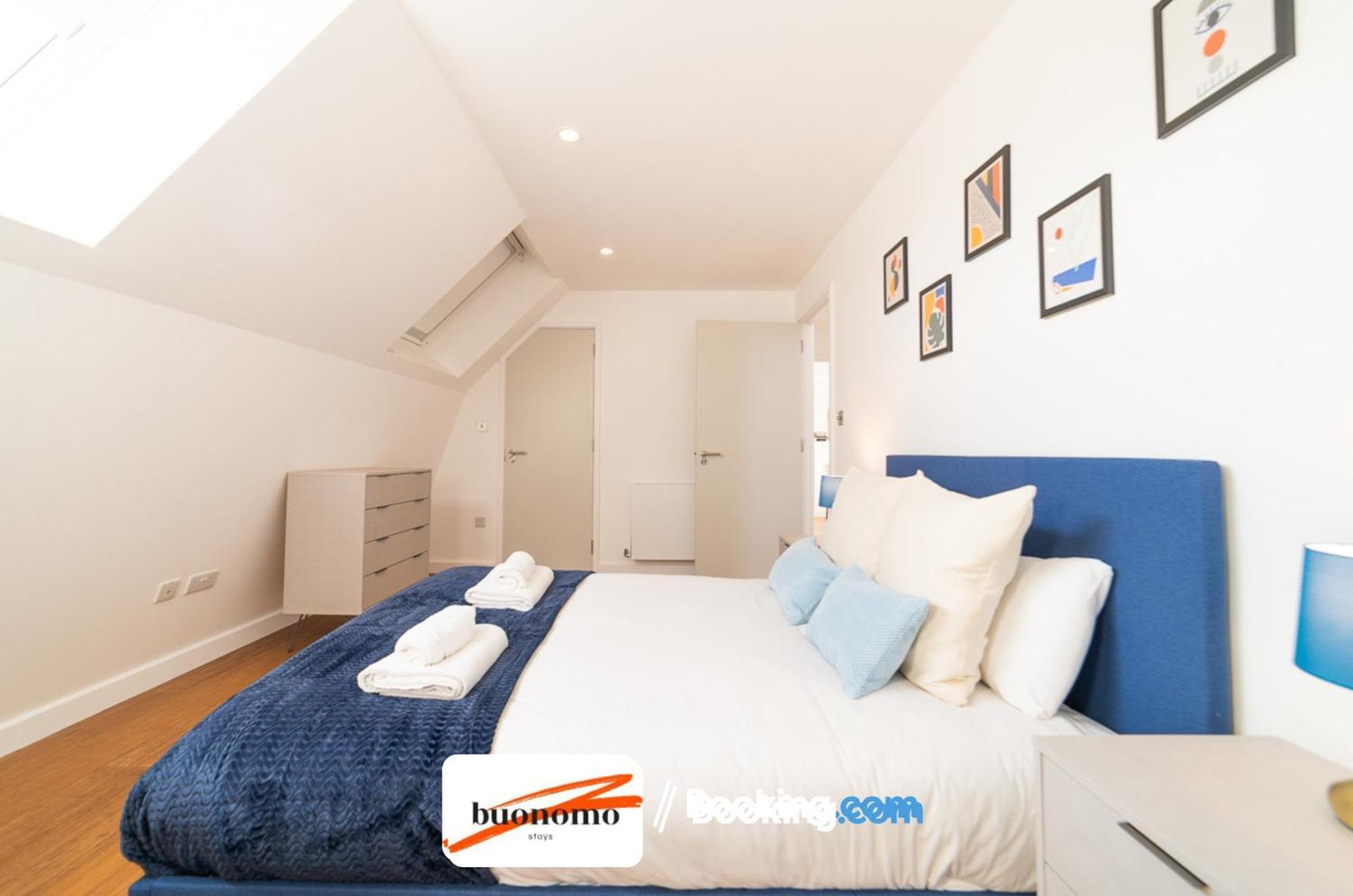 Апартаменты Two Bedroom At Buonomo Short Lets & Serviced