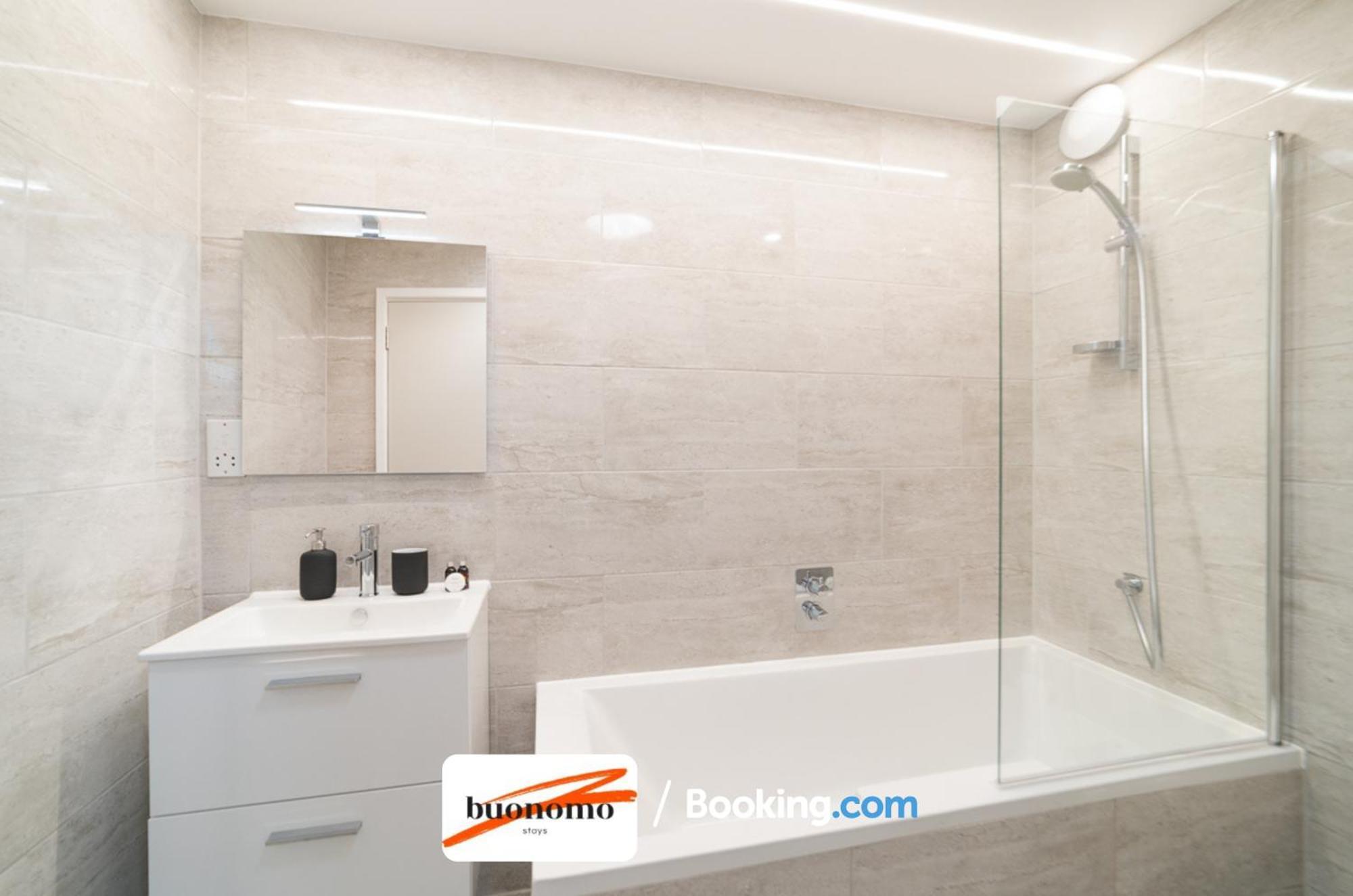 Апартаменты Two Bedroom At Buonomo Short Lets & Serviced