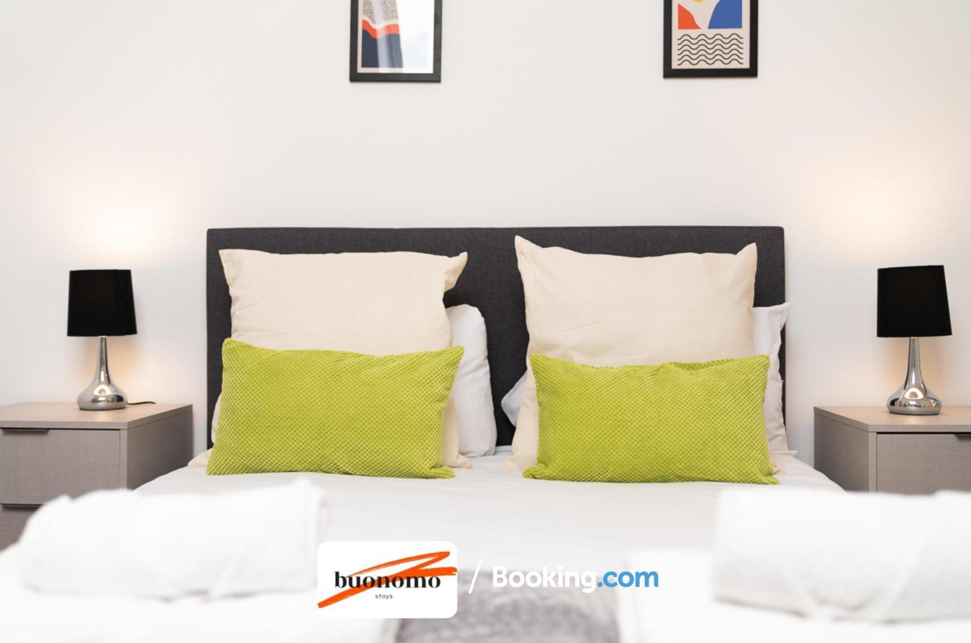 Апартаменты Two Bedroom At Buonomo Short Lets & Serviced